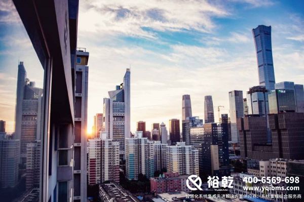 能耗監(jiān)測(cè)系統(tǒng)，數(shù)據(jù)分析，報(bào)告生成，多平臺(tái)支持