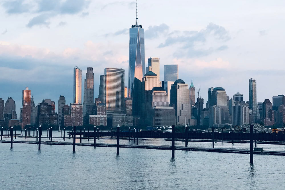 擁抱能源數(shù)字經(jīng)濟(jì) 共話低碳綠色未來(lái) 擁抱能源數(shù)字經(jīng)濟(jì) 共話低碳綠色未來(lái)